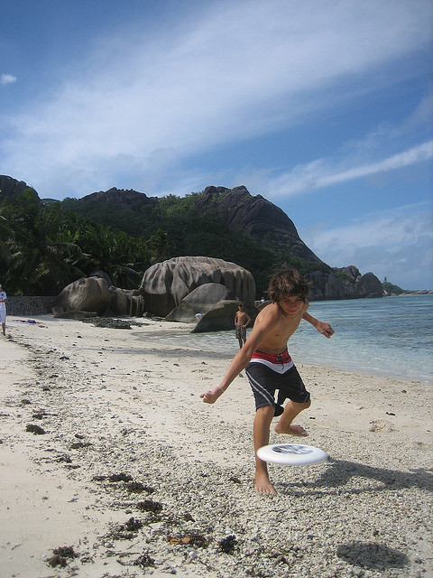 Frisbee on the beach